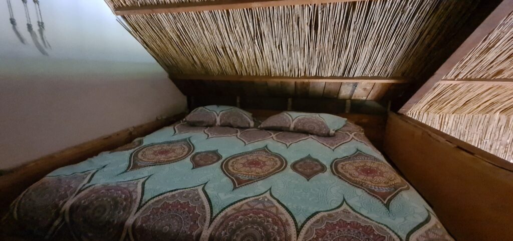 Upper double bed